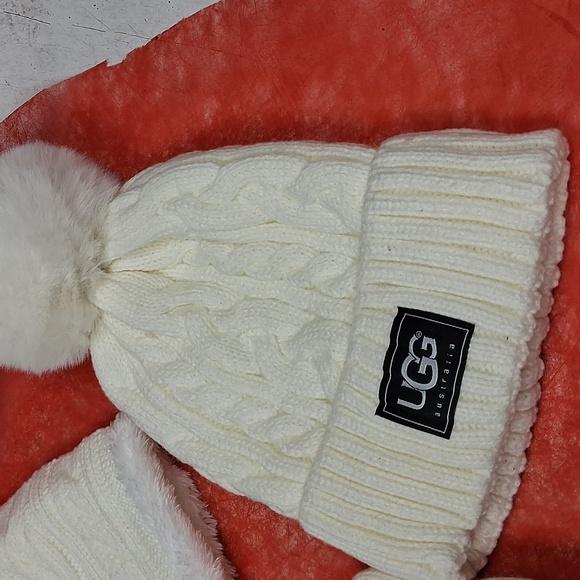 Ugg Set - Picture 2 of 5